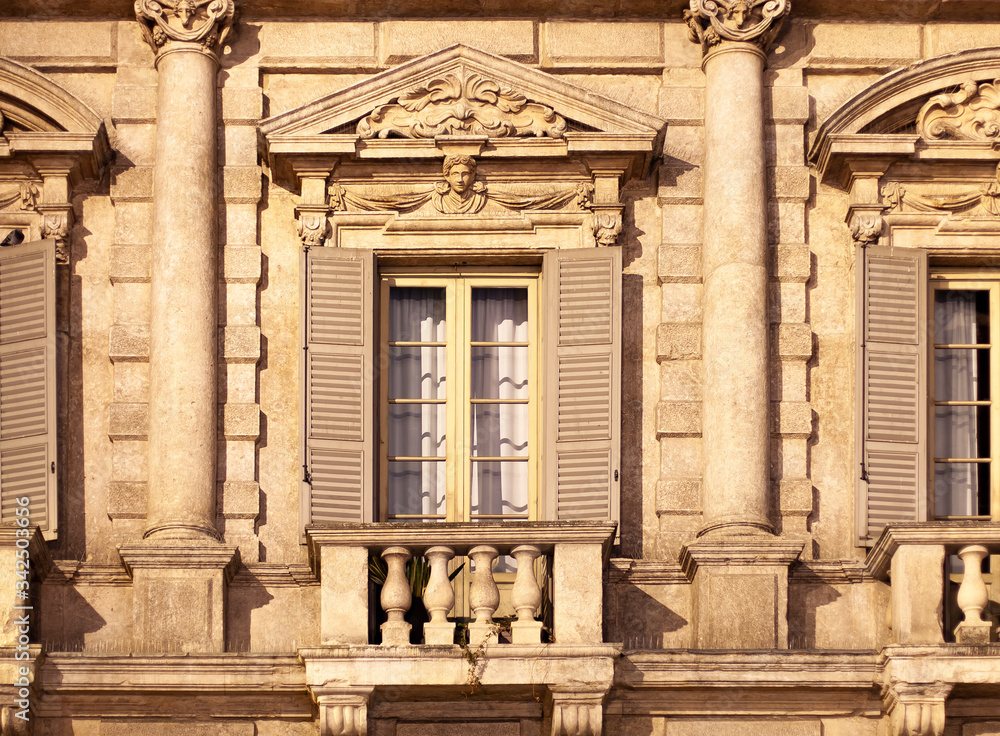 Obraz premium Historical building front view