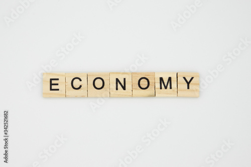 Drewniane klocki napis economy