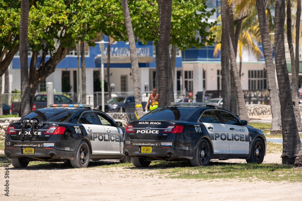 Miami Beach police enforcing social distancing