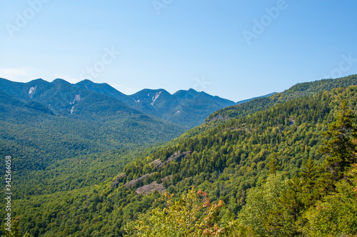 Fototapeta Naklejka Na Ścianę i Meble -  Adirondack Mountain High Peaks