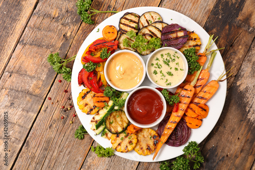 barbecue vegetable, grilled vegetable with dip