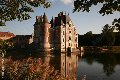 Le château de La Bussière dans le Loiret, France