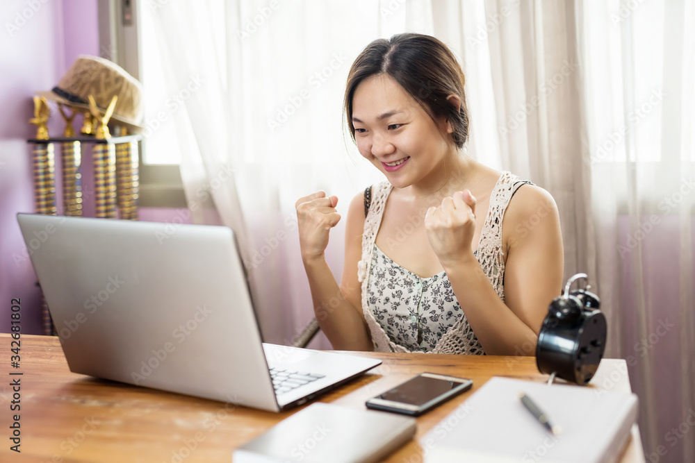 Obraz premium Happy businesswoman work from home