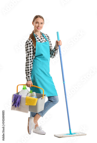Young woman with cleaning s...