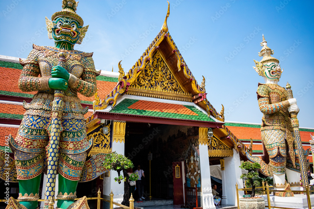 Fototapeta premium The Demon Guardians in the grand palace in Bangkok
