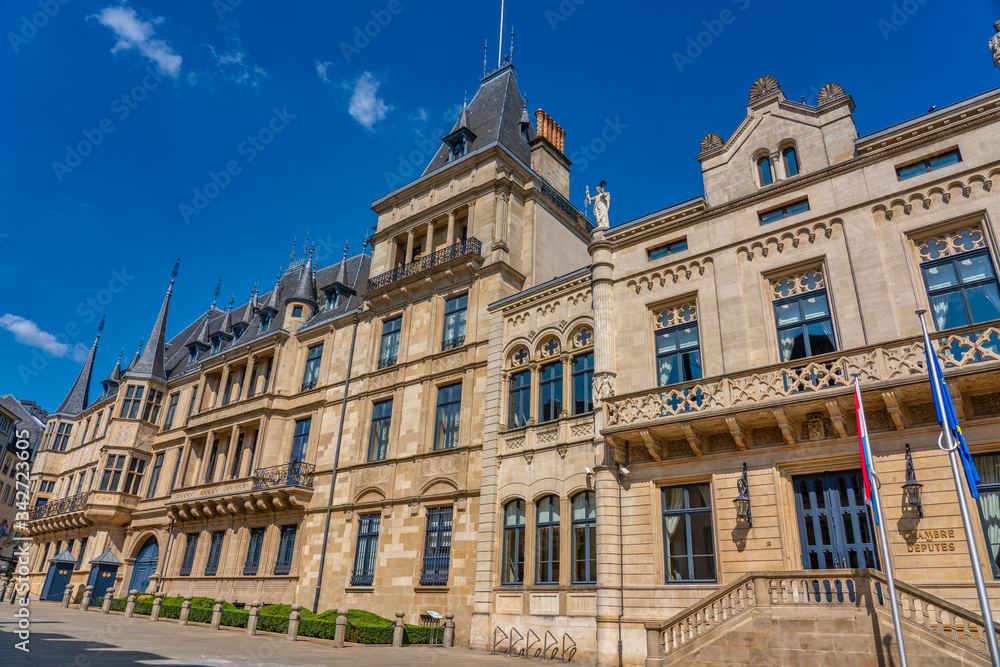 Fototapeta premium Großherzoglicher Palast in Luxemburg Stadt