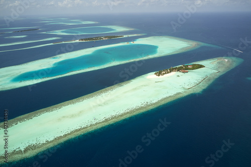 Fototapeta Naklejka Na Ścianę i Meble -  Deserti island in Maldives
