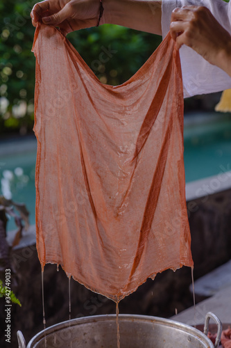 hand dyeing fabrics made from natural dyes