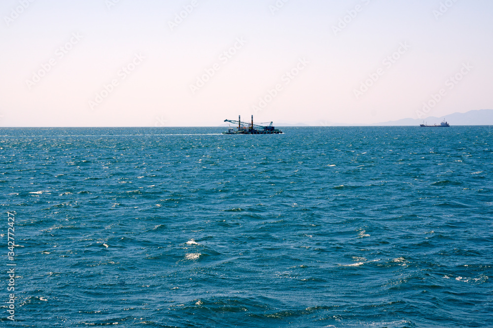 作業船と海 作業船と海