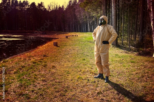 Virologist catches violators of self-isolation in forest, horror story. photo