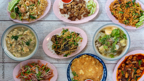 Fototapeta Naklejka Na Ścianę i Meble -  Thai Food Mixed Dishes 