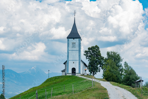 Billede på lærred Slovenia: Jamnik, a fairytale church