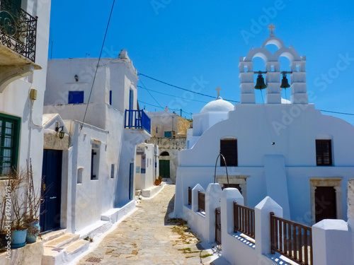 Tableau sur toile Chora the Capital of Amorgos Island, Cyclades, Greece