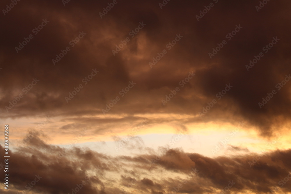 Obraz premium Clouded Sunset