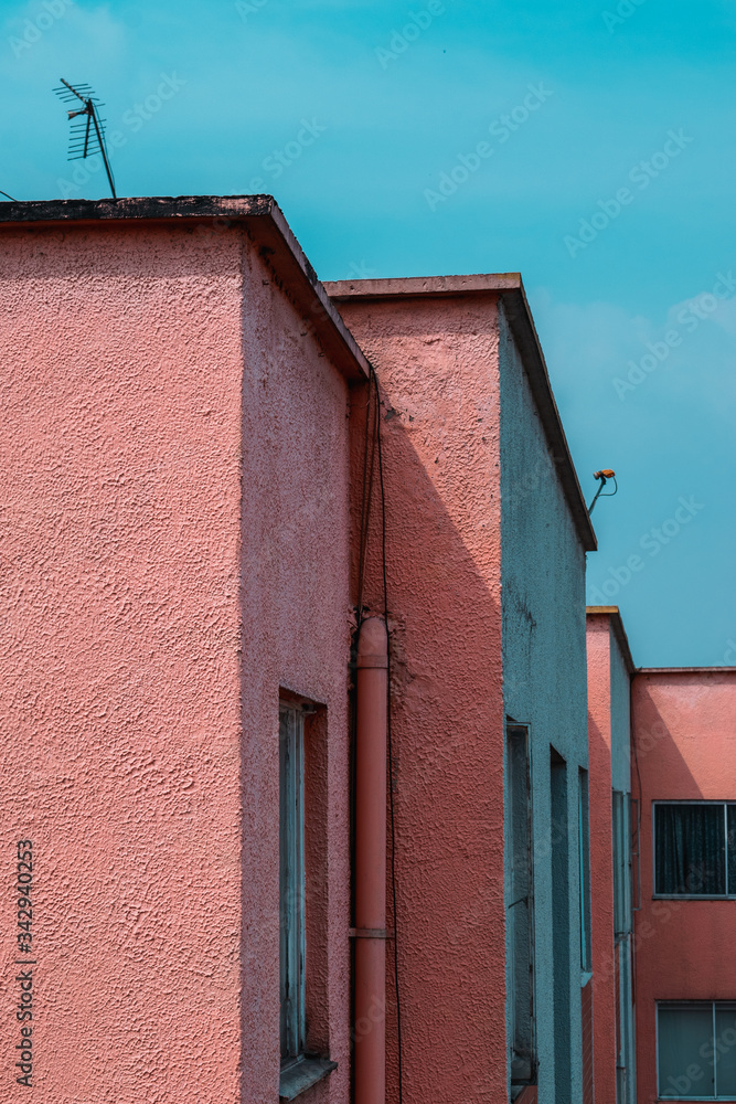 edificios rosados