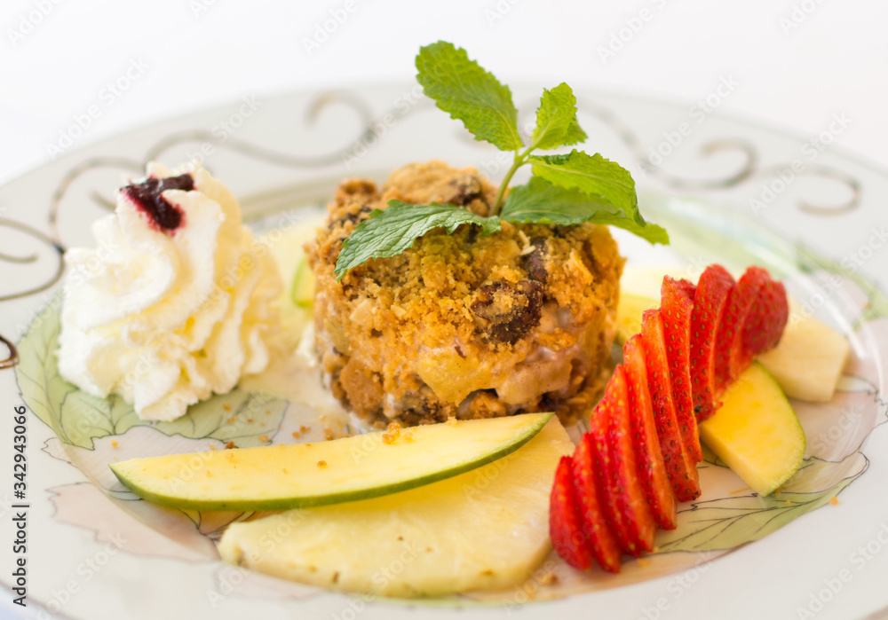 Crumble de mangue à la chantilly Crumble de mangue à la chantilly