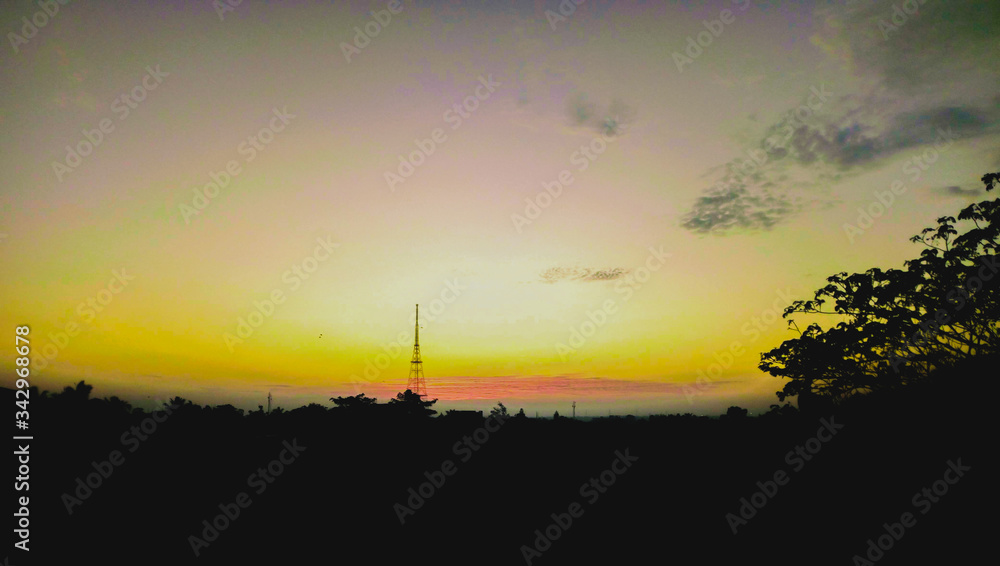 Obraz premium sunset in the city