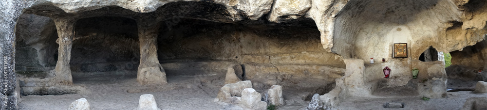 Cave in Eski Kermen