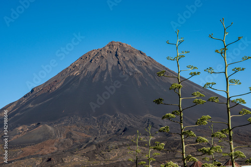 adventure hiking pico de fogo cap verde