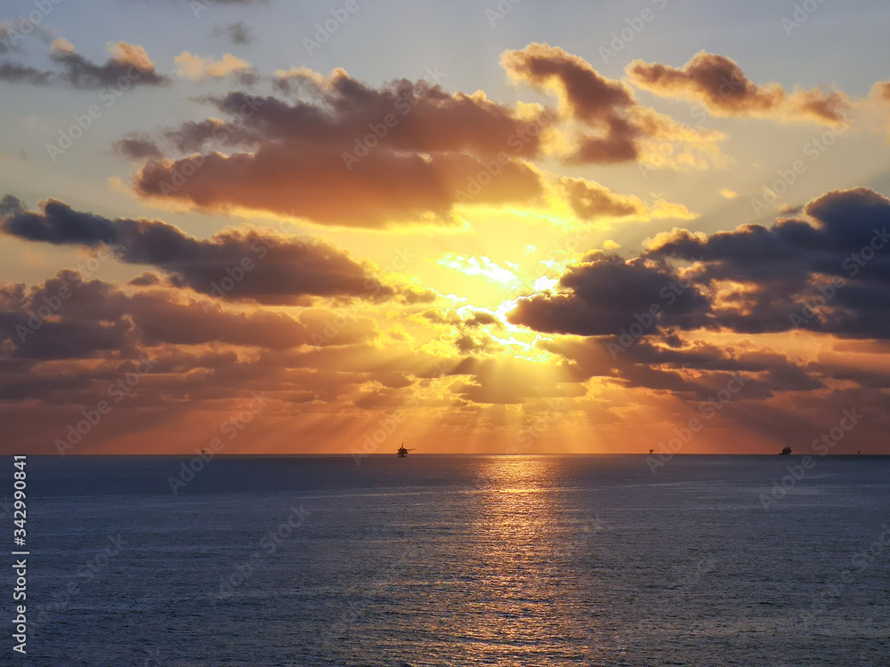 Fototapeta premium sunset in the sea