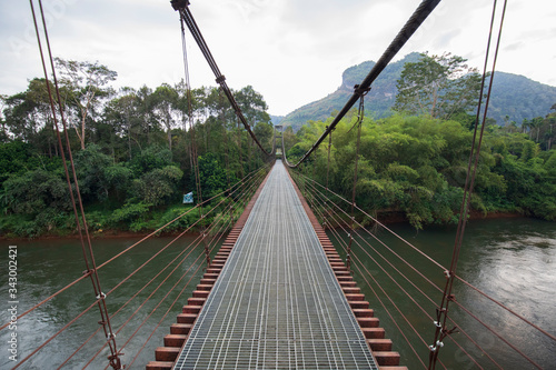 タイ国スラータニー県カオテピタックの吊り橋