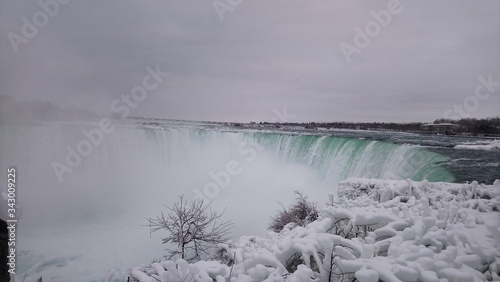 Invierno en cascadas de Niagara