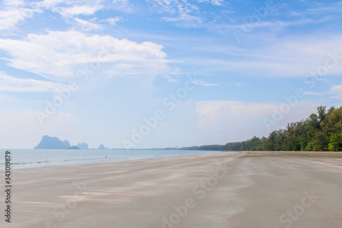 Fototapeta Naklejka Na Ścianę i Meble -  Pak Meng beach and Pling Island Meng Island, Trang, south part of Thailand.