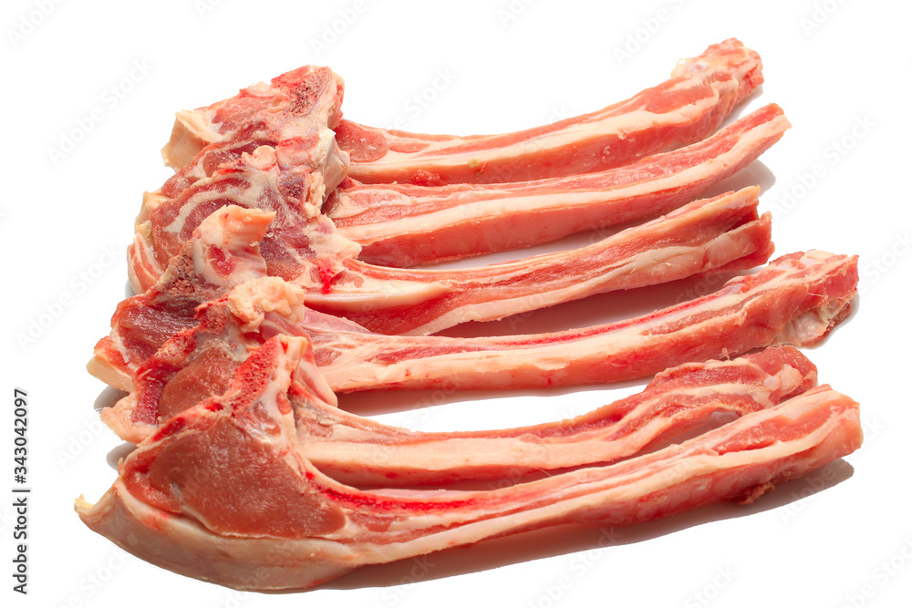 costillas y chuletas de cordero sobre fondo blanco costillas y chuletas de cordero sobre fondo blanco