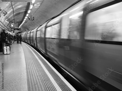 Canvas Print subway train in motion