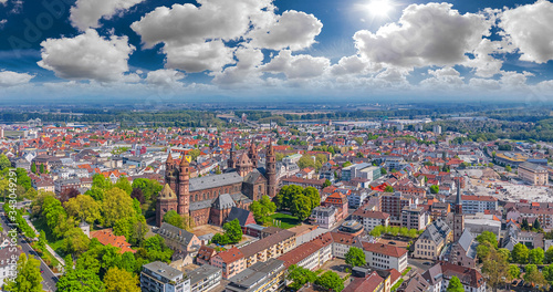 Fototapeta Naklejka Na Ścianę i Meble -  aerial view of worms city in germany