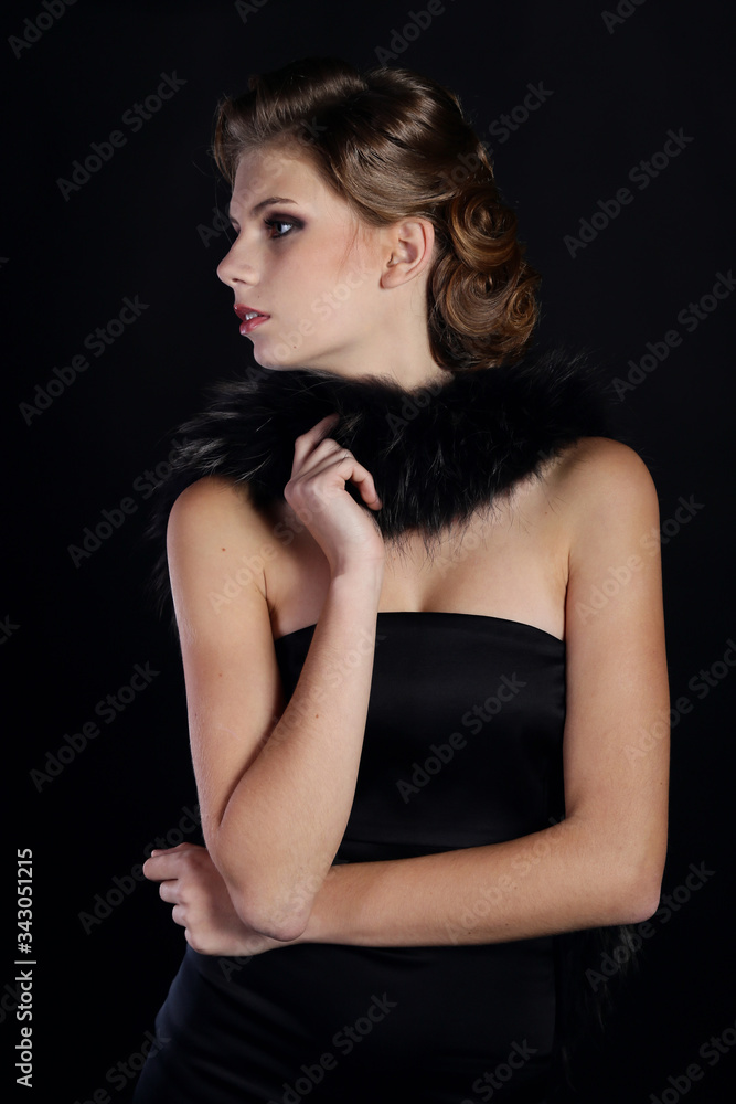 Naklejka premium Beautiful woman in the style of Art Nouveau, the era of gangsters