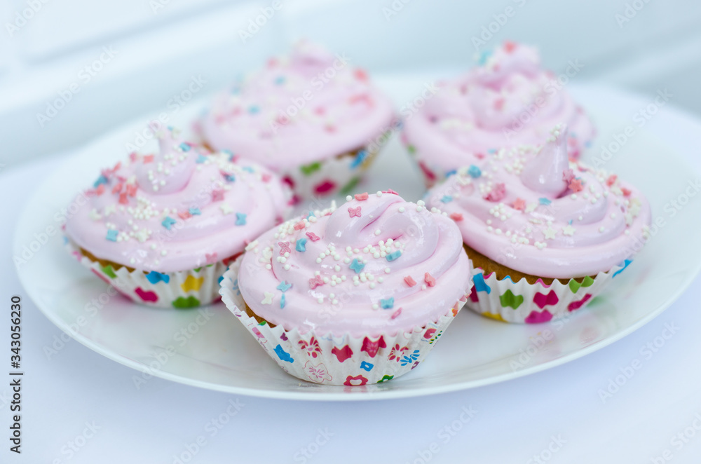 cupcakes with icing cupcakes with icing