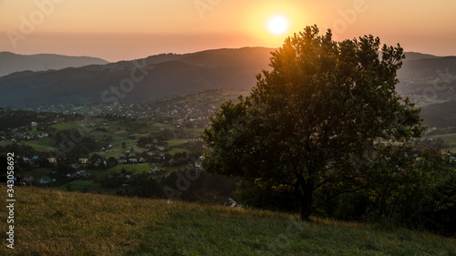 Zachód słońca w górach, Beskid Śląski, Polska