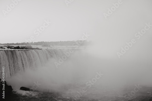 Lever de soleil sur les chutes du Niagara