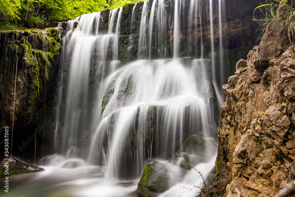 Obraz premium Wasserfall