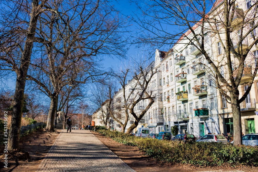 berlin, deutschland - park am helmholtzplatz