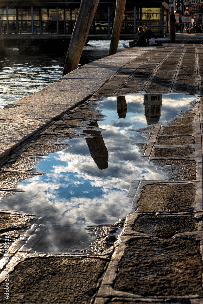 Riflessi sul porto di Venezia