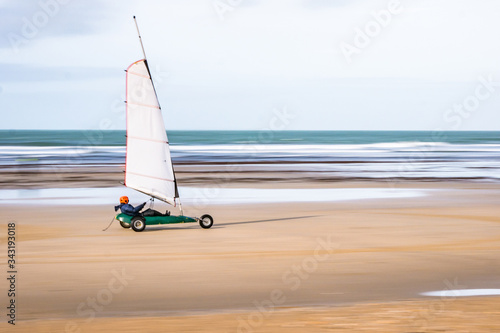 char à voile sur la plage de Penthièvre
