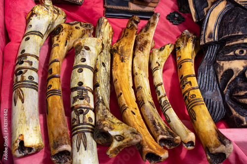 instrumentos musicales incas hechos con huesos photo