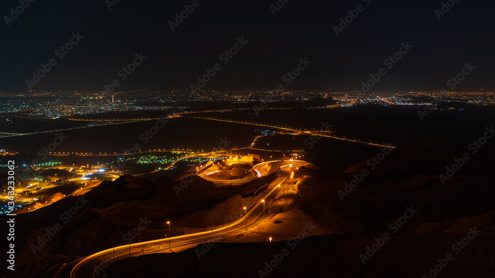 Fototapeta premium Jebel Hafeet night view of the Al Ain city