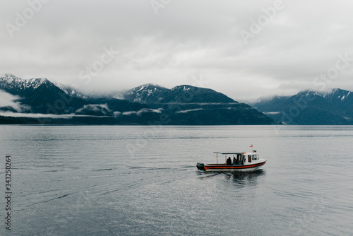blue montain lake, boat © Julian