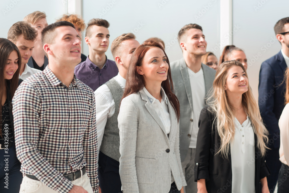 Obraz premium group of diverse business people looking in one direction