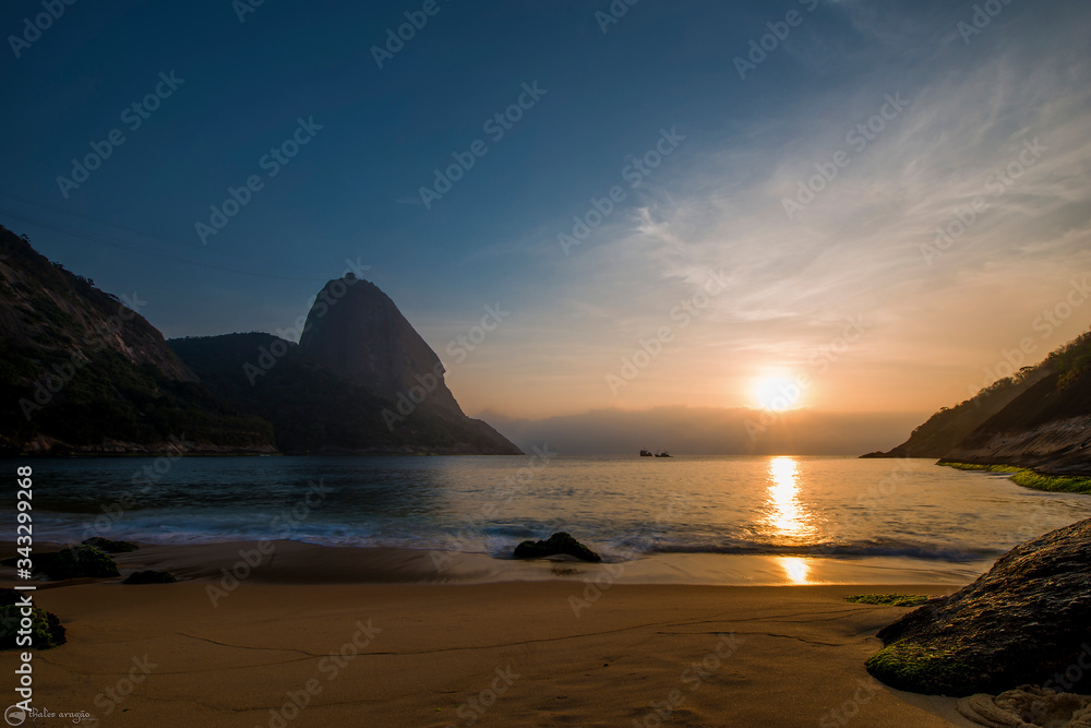 Nascer do Sol na Praia da Urca - Rio de Janeiro - RJ.