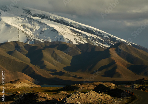 View of the Muztag Ata Karakoram Highvay China