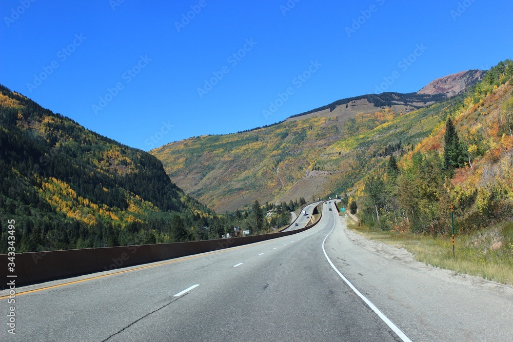 Fototapeta premium Beautiful mountains and nature beauty in colorado, United States of America