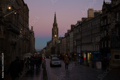 Fototapeta Naklejka Na Ścianę i Meble -  Winter in Edinburgh, Short Before Sunse