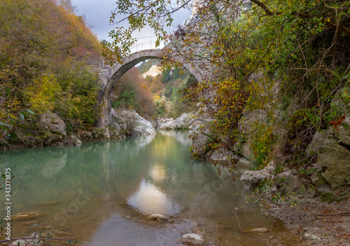 Fotografie Annibale bridge on Titerno river in the Matese park