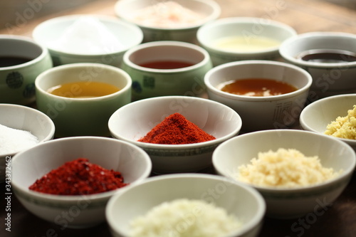 Tableau sur toile 한국의 전통 양념  붉은 매운 고춧가루