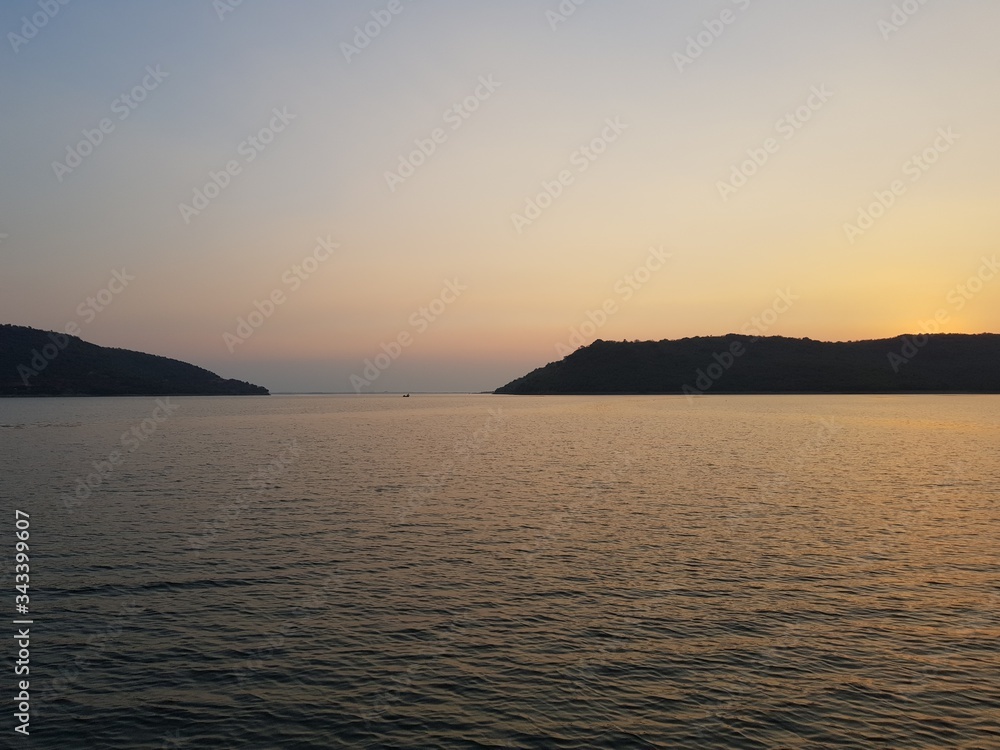 Fototapeta premium sunset over the lake