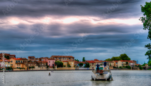 La canal du Midi à Castelnaudary, France photo